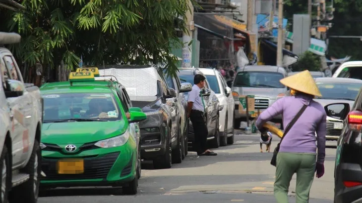 Điểm tin sáng 27/7: TPHCM thu phí sử dụng lòng đường, vỉa hè - Vừa ra tù lại bán ma túy 1