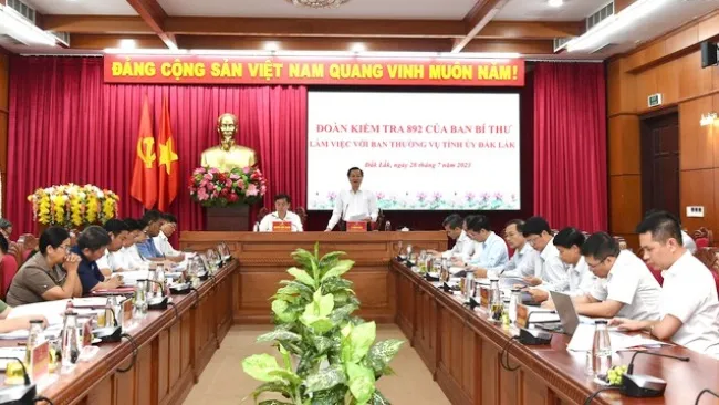 Đoàn của Ban Bí thư làm việc với Ban Thường vụ Tỉnh ủy Đắk Lắk 2