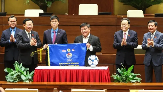 Thưởng 150 triệu đồng cho nhà vô địch Giải Bóng đá Công nhân toàn quốc 1