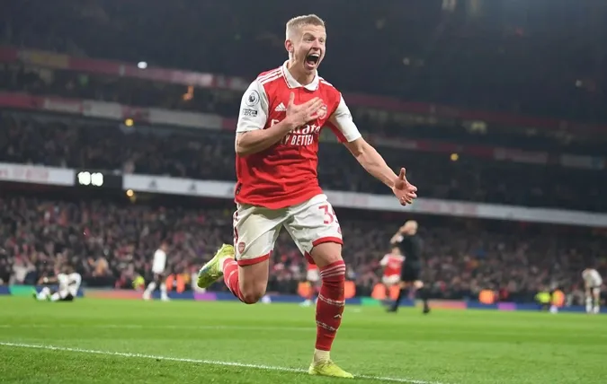 Zinchenko chưa thể trở lại cùng toàn đội Arsenal. Ảnh: Internet