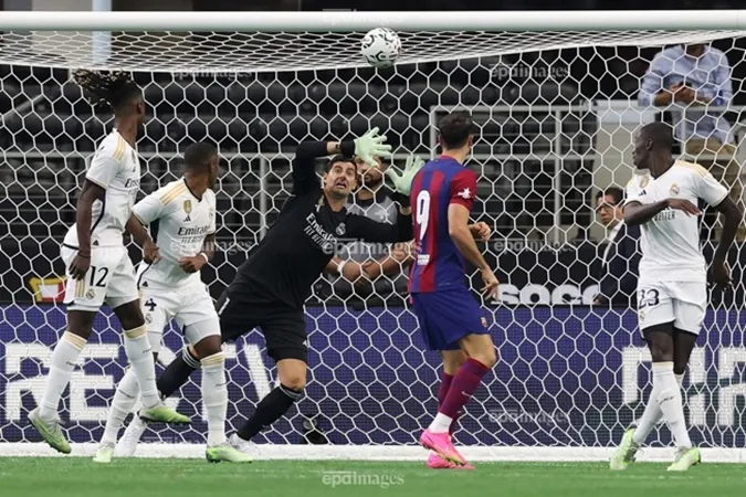 Courtois và Ter Stegen đã hoạt động rất năng suất