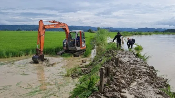 Một đoạn đê bao cánh đồng Mê Linh 2, xã Buôn Triết bị vỡ 