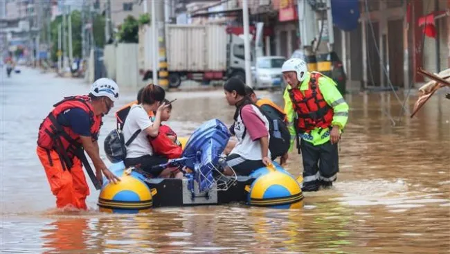 Trung Quốc ban bố cảnh báo lũ lụt mức cao nhất 1