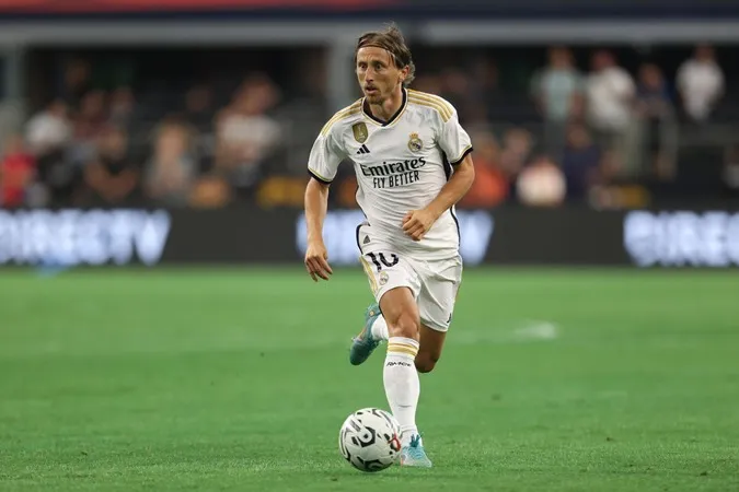 Luka Modric là một trong những cầu thủ hưởng lương cao nhất Real Madrid. Ảnh: Internet