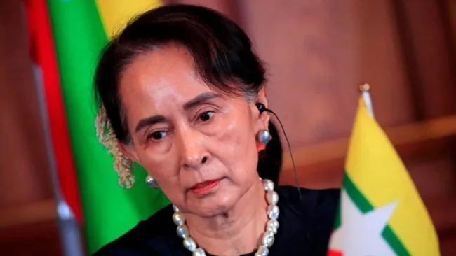 Bà Aung San Suu Kyi được giảm án 1