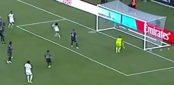 Juventus mở tỷ số dễ dàng