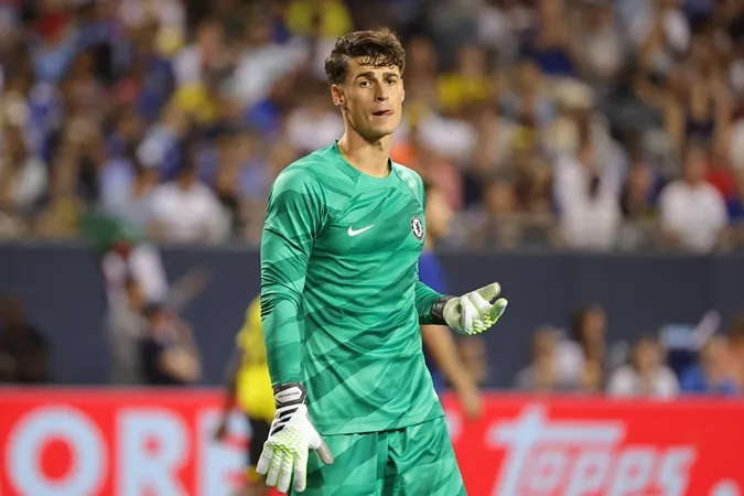 Kepa ký hợp đồng 6 năm với Chelsea