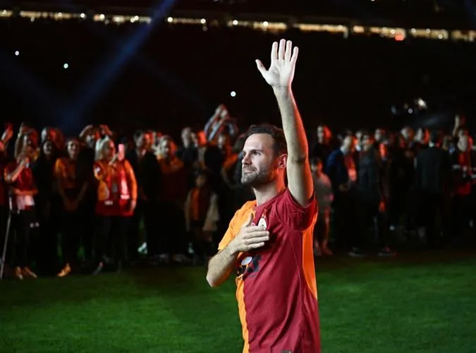 Đội hình miễn phí dư sức càn quét châu Âu: De Gea sánh vai Ramos | Hazard lĩnh xướng hàng công 2