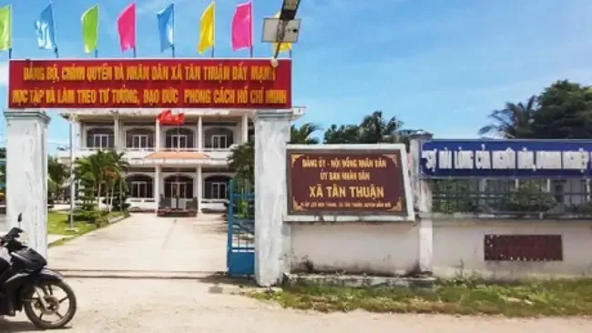 Kỷ luật hai nguyên chủ tịch xã chi sai mục đích tiền dân đóng góp 1