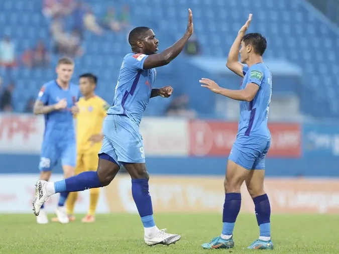 Rimario thành công nâng tỷ số lên 2-0