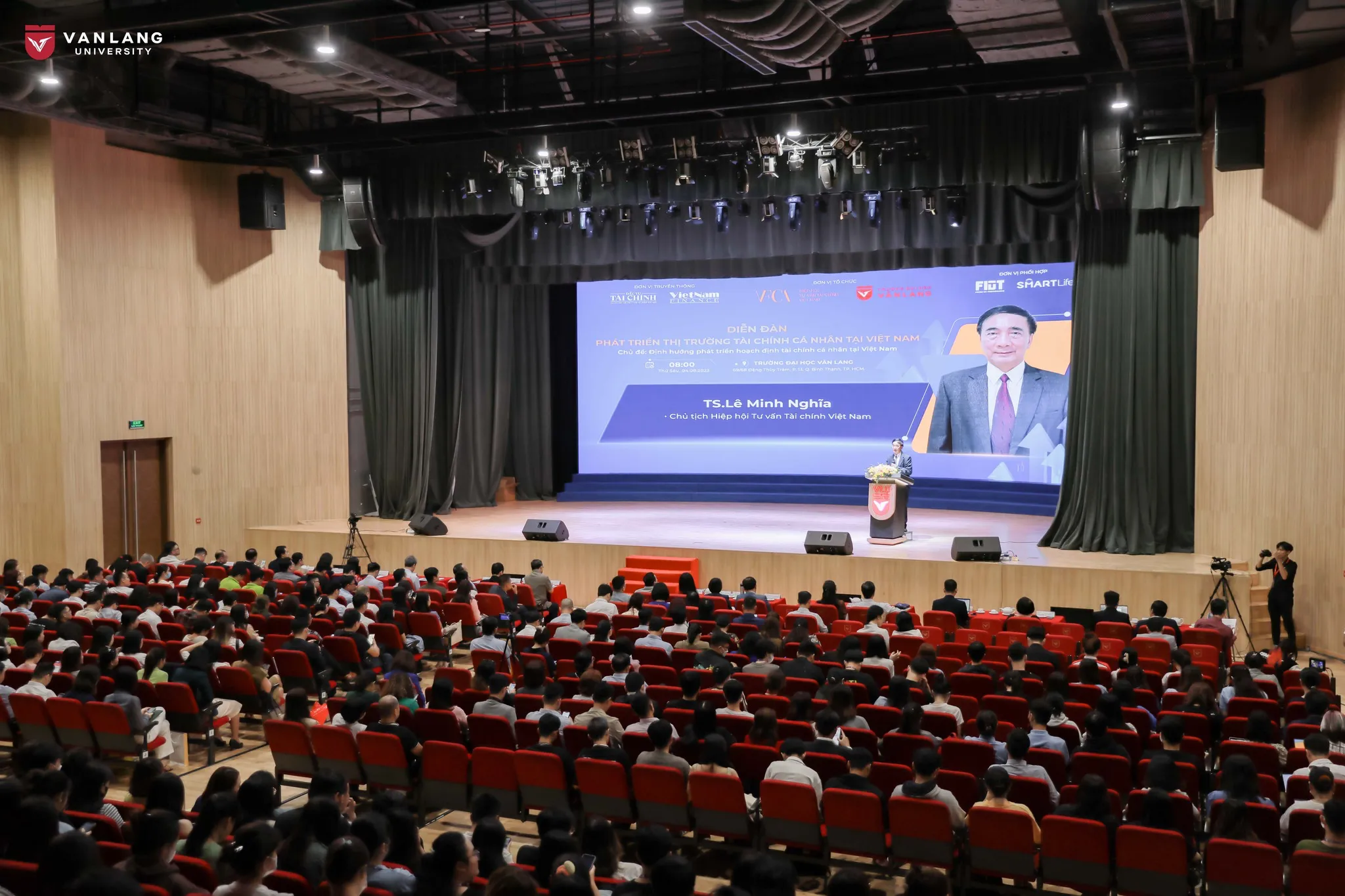 Chuyên gia Cấn Văn Lực: phải biết hoạch định phân bổ tài chính cá nhân ngay từ THPT 2