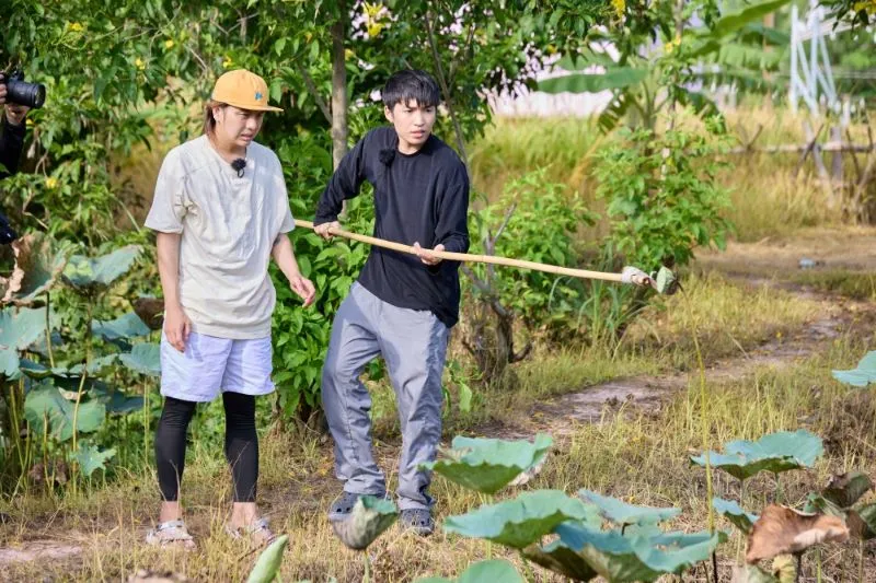 Quang Hùng MasterD - Huy Khánh “trấn lột” tiền của ekip sản xuất 1