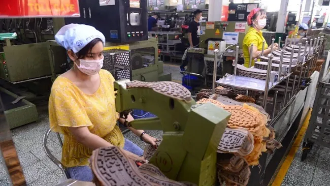 Kết quả khảo sát: Thu nhập tăng 1 đồng, chi tiêu tăng 2 đồng 1