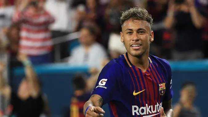 HLV Xavi cho rằng Neymar sẽ phá vỡ sự yên bình của phòng thay đồ. Ảnh: Internet