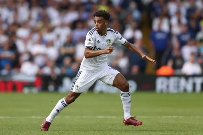 Chelsea đã đạt thỏa thuận chiêu mộ tiền vệ Tyler Adams từ CLB Leeds United - Ảnh: Internet