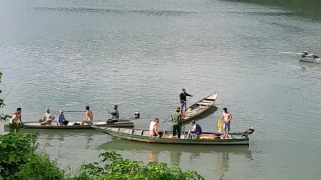 Quảng Nam: Lật ghe tại hồ thủy điện, 1 người chết, 1 người mất tích 1