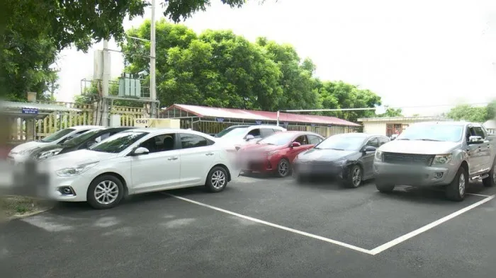 Tạm giam chủ gara mang 9 ôtô của khách đi bán 1