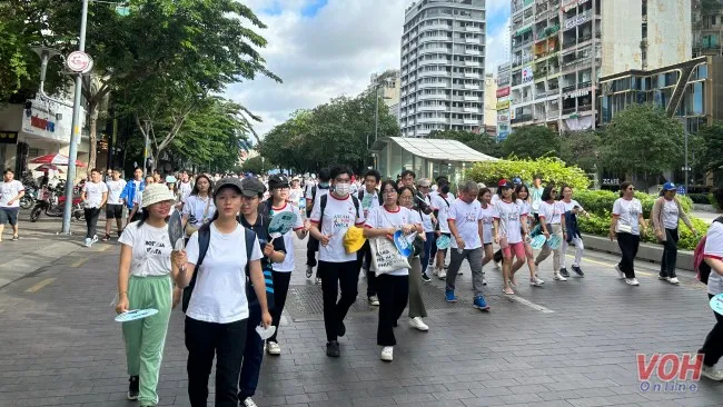 TPHCM: Gần 1.000 người đi bộ đồng hành kỷ niệm 56 năm thành lập ASEAN 5