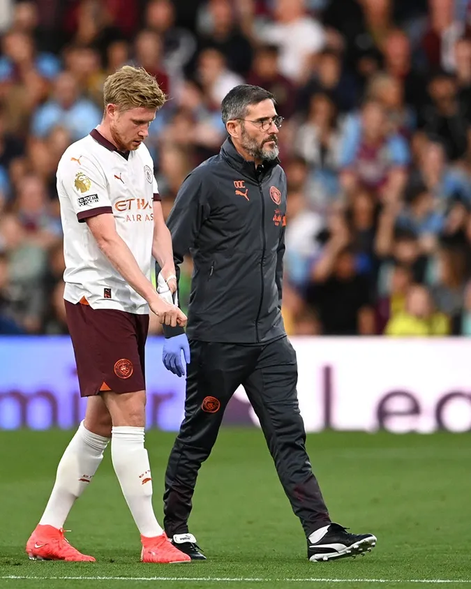 De Bruyne rời sân sau 23 phút thi đấu