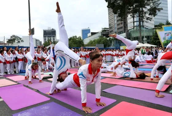 Điểm tin sáng 12/8: Lật ghe chở 8 người trên hồ thủy điện |Ăn thịt heo bệnh bị hoại tử toàn thân 2