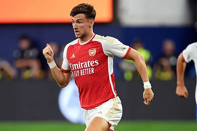 Tierney không có tên trong danh sách thi đấu của Arsenal