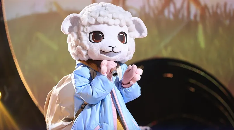 The Masked Singer Vietnam mùa 2 tập 2: Cá Ngựa Đôi – Cừu Bông đối đầu đầy kịch tính 3