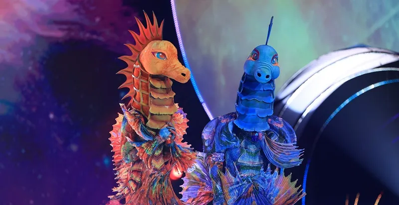 The Masked Singer Vietnam mùa 2 tập 2: Cá Ngựa Đôi – Cừu Bông đối đầu đầy kịch tính 2