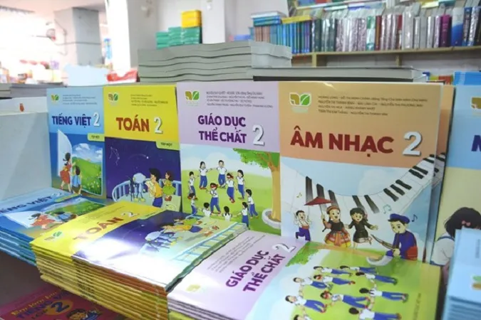 Năm học 2023-2024: Thủ tướng yêu cầu bảo đảm sách giáo khoa và giáo viên 1