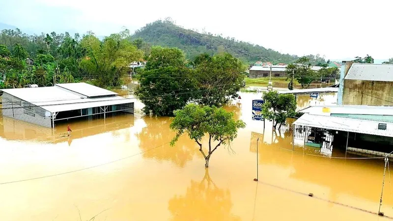 Điểm tin trưa 18/8: Số lượt khám BHYT tăng mạnh | “Động” ma túy trong chung cư cao cấp 3