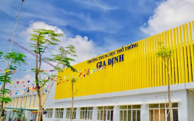 Trường THPT Gia Định 