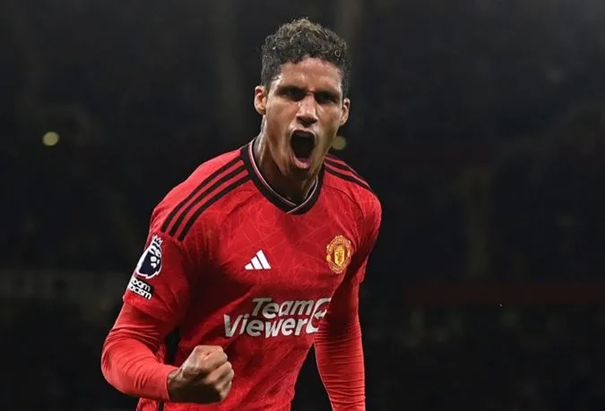 Varane bất ngờ bị tung tin rời MU - Ảnh: Internet