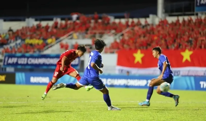 Hữu Tuấn giành danh hiệu cầu thủ xuất nhất trận đấu giữa U23 Việt Nam vs U23 Philippines