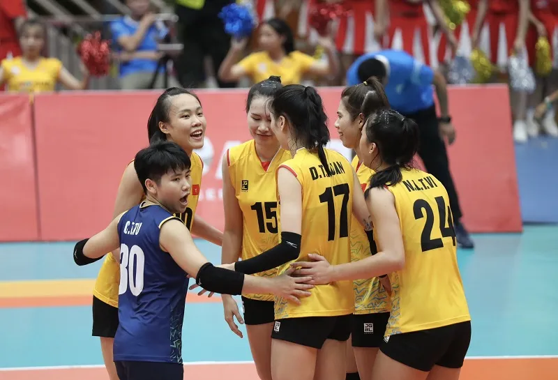 Tuyển bóng chuyền nữ Việt Nam 1 thua set đầu tiên tại VTV Cup 2023, đội 2 ngược dòng ấn tượng