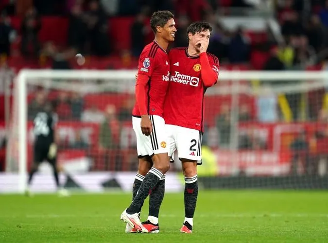 Đội hình dự kiến MU vs Nottingham Forest: Ai thay Mason Mount? | Lisandro Martinez ngồi ngoài 2