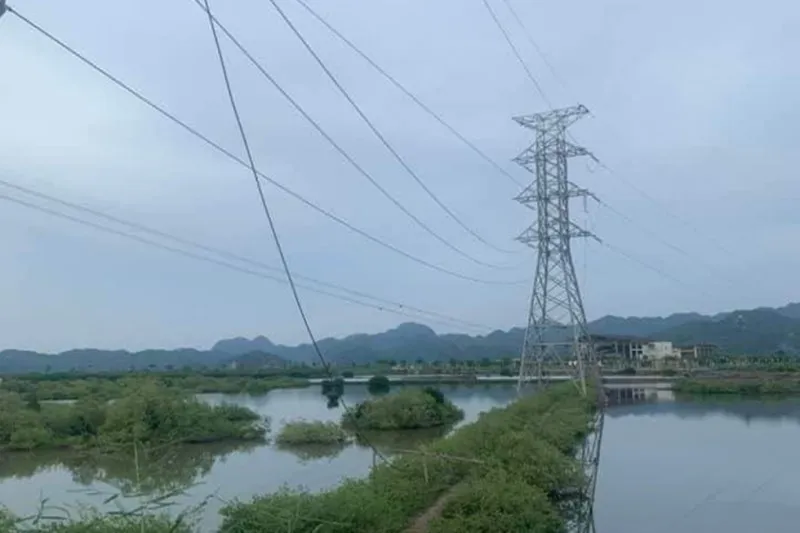 Đảo Cát Bà mất điện hoàn toàn vì tàu hàng đâm đứt dây điện 35KV 1