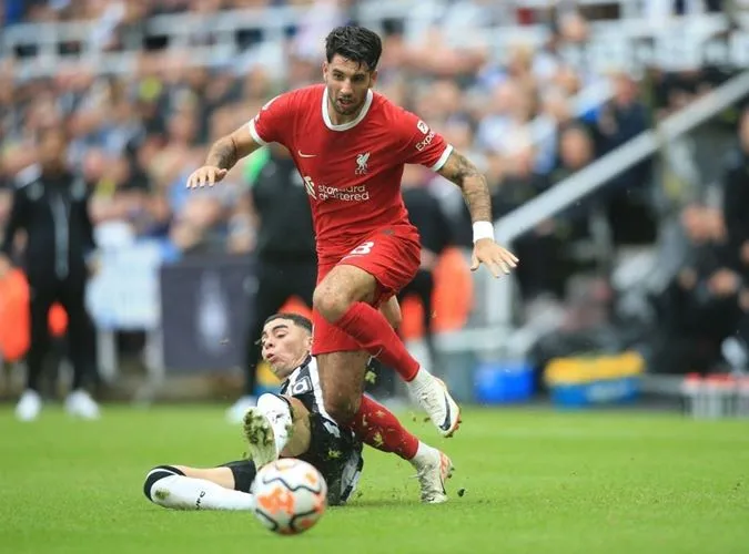 Chấm điểm Newcastle 1-2 Liverpool: Tội đồ Van Dijk | Nunez cứu rỗi The Kop 2