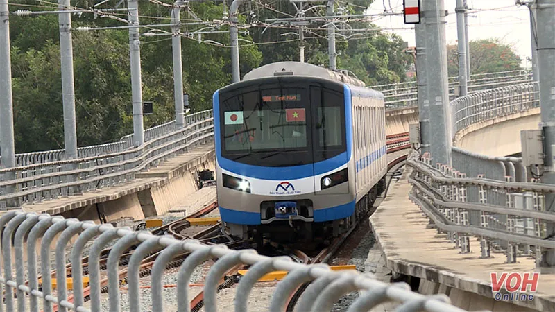 Lần đầu tiên tàu Metro số 1 chạy thử toàn tuyến Bến Thành - Suối Tiên 9