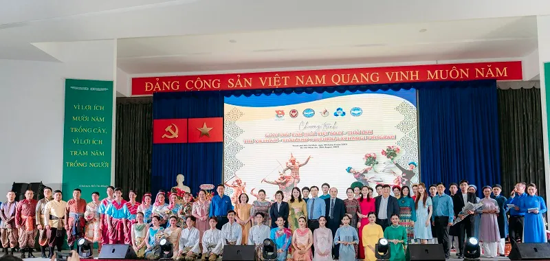 Giao lưu văn hóa Việt Nam - Thái Lan nhằm tạo dựng mối quan hệ tiềm năng hợp tác lớn hơn trong thập kỷ tới 1