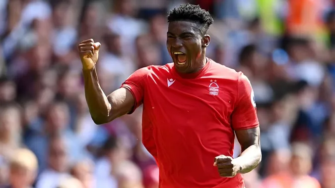 Taiwo Awoniyi là ngòi nổ nguy hiểm nhất bên phía Nottingham Forest. Ảnh: Internet