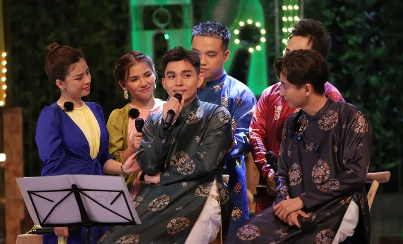 Jun Phạm trải lòng về sự ra đi của bố, bật khóc ngay trên sân khấu 2