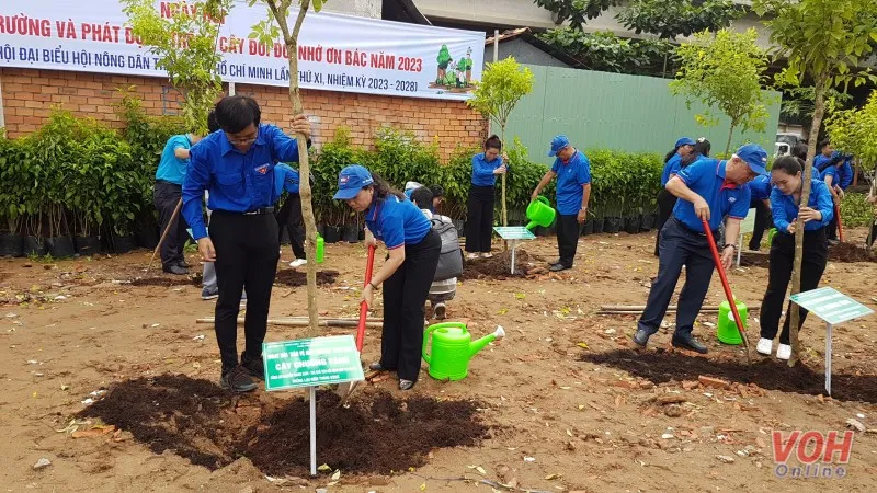 Bảo vệ môi trường chính là bảo vệ cuộc sống của chúng ta 2