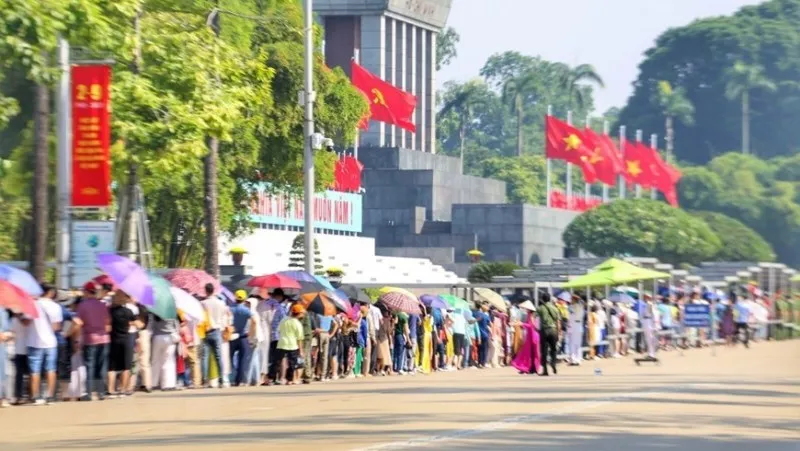 Điểm tin chiều 2/9: Xếp hàng tham quan Dinh Độc Lập | Du lịch Phú Quốc gặp khó 2