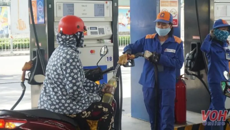 Dự báo giá xăng tiếp tục tăng vào ngày mai 1