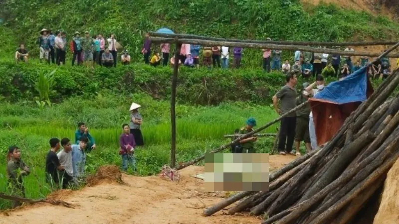 Hòa Bình: Phát hiện hai vợ chồng tử vong trên đường đồi 1