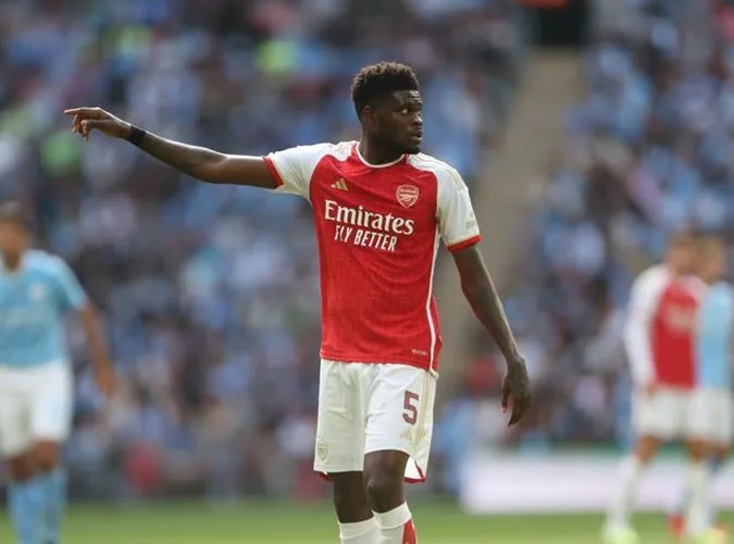 Thomas Partey mang tin xấu cho HLV Arteta, cánh phải Arsenal tan hoang 1