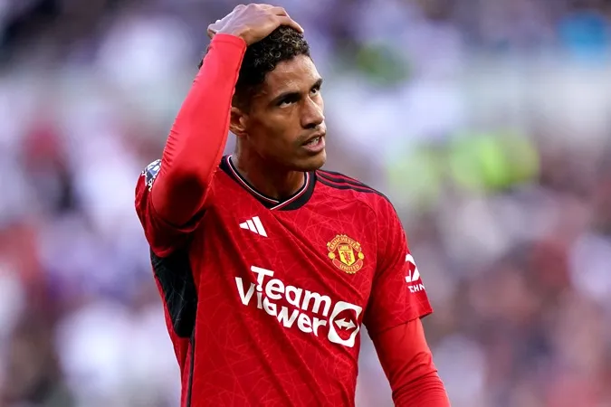 CĐV MU kỳ vọng Varane sớm trở lại - Ảnh: Internet