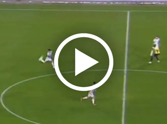 VIDEO: Enzo Fernandez xử lý cực dị khiến CĐV Argentina trố mắt 2