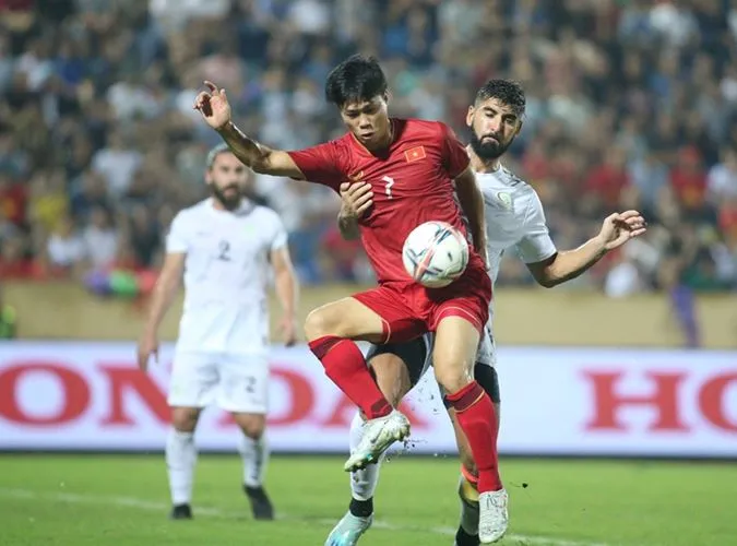 TRỰC TIẾP Việt Nam 1-0 Palestine (H2): Công Phượng tỏa sáng 1