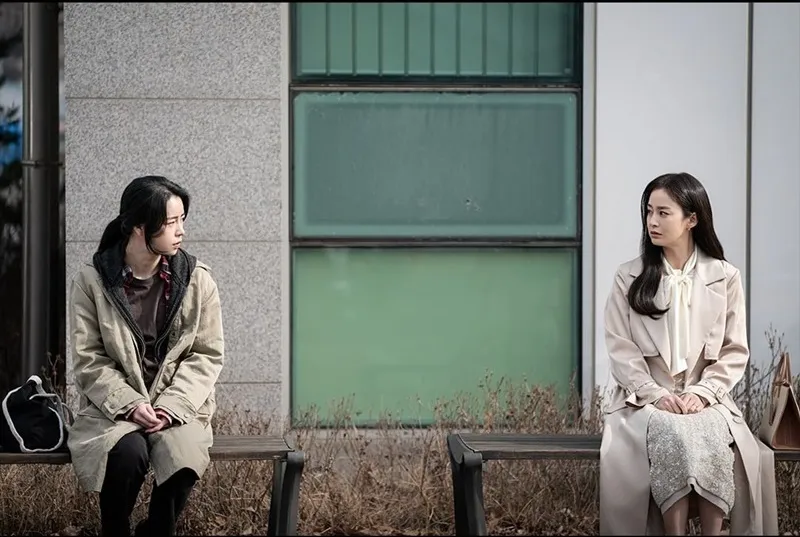 Khu Vườn Bí Ẩn lôi cuốn người xem bởi sự hợp tác của Kim Tae Hee và Lim Ji Yeon