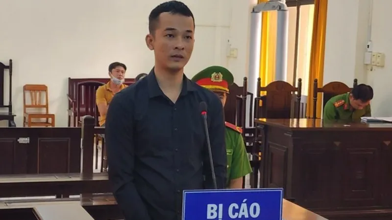 Chiếm đoạt 900 triệu đồng, lĩnh án 10 năm tù 1